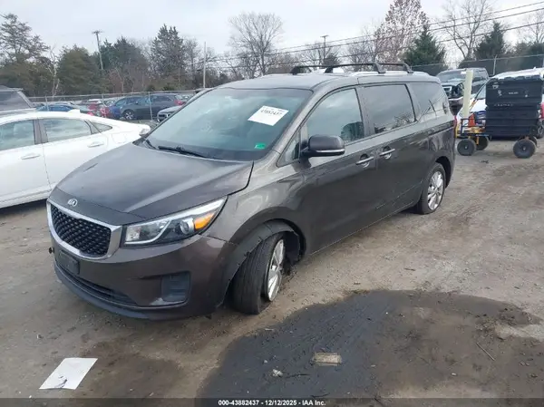 KNDMB5C10G6197868 2016 KIA SEDONA - Image 2