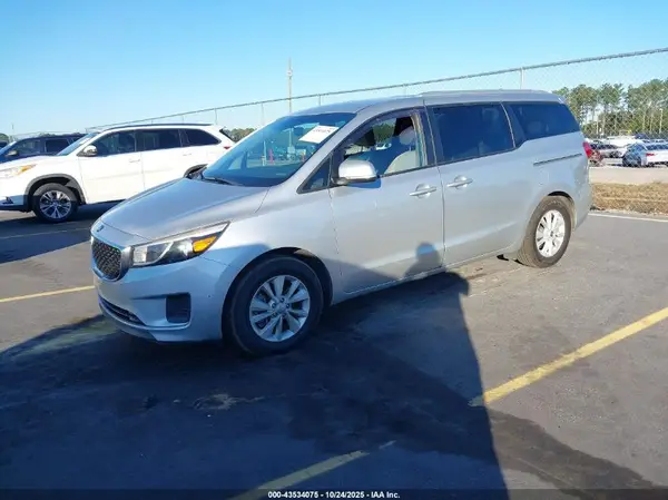 KNDMB5C10G6198051 2016 KIA SEDONA - Image 2