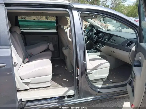 KNDMB5C10G6204432 2016 KIA SEDONA - Image 8