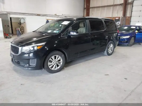 KNDMB5C10G6209405 2016 KIA SEDONA - Image 2