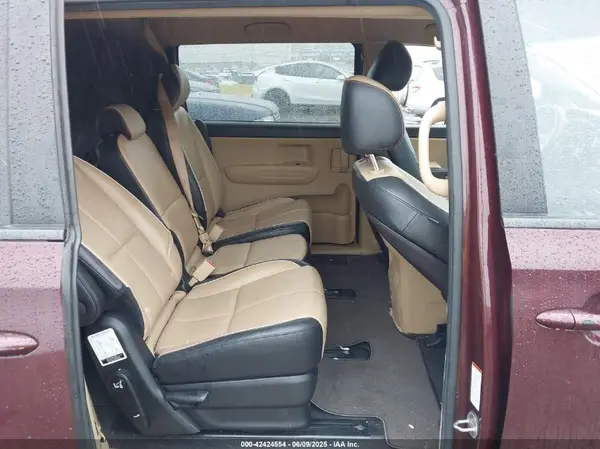KNDMB5C10G6214359 2016 KIA SEDONA - Image 8