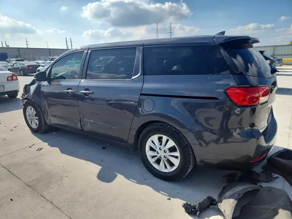 KNDMB5C10H6218879 2017 KIA SEDONA - Image 2