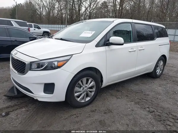 KNDMB5C10H6221040 2017 KIA SEDONA - Image 2