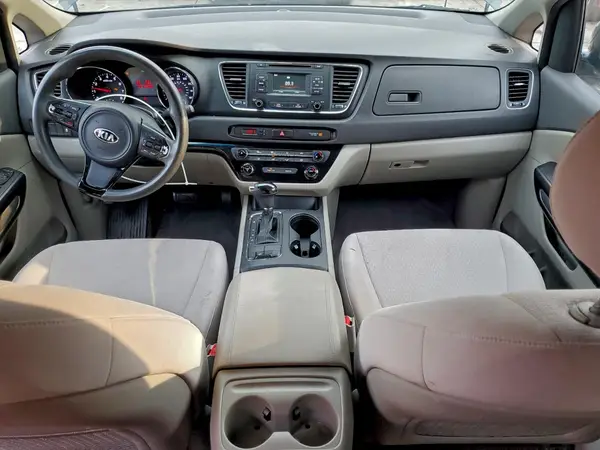 KNDMB5C10H6226903 2017 KIA SEDONA - Image 8