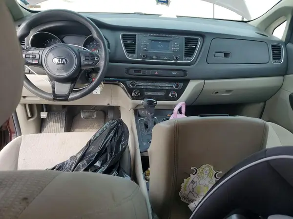 KNDMB5C10H6228618 2017 KIA SEDONA - Image 8