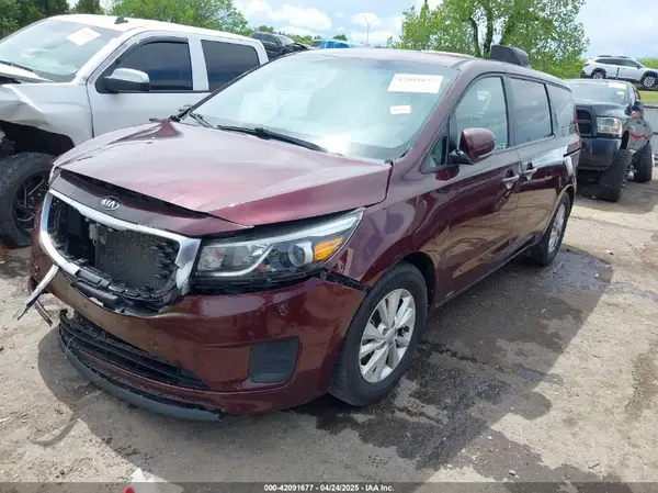 KNDMB5C10H6229106 2017 KIA SEDONA - Image 2