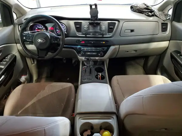 KNDMB5C10H6229848 2017 KIA SEDONA - Image 8