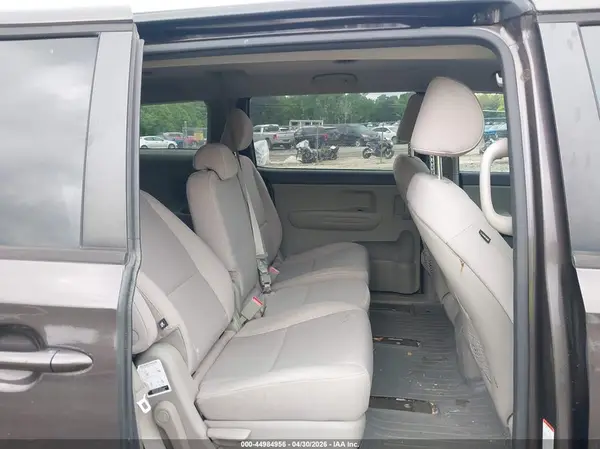 KNDMB5C10H6230529 2017 KIA SEDONA - Image 8