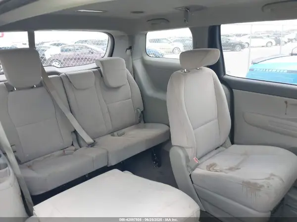 KNDMB5C10H6243488 2017 KIA SEDONA - Image 8