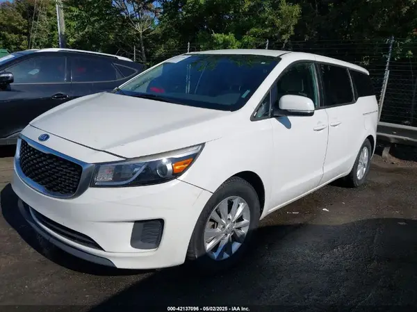 KNDMB5C10H6245676 2017 KIA SEDONA - Image 2