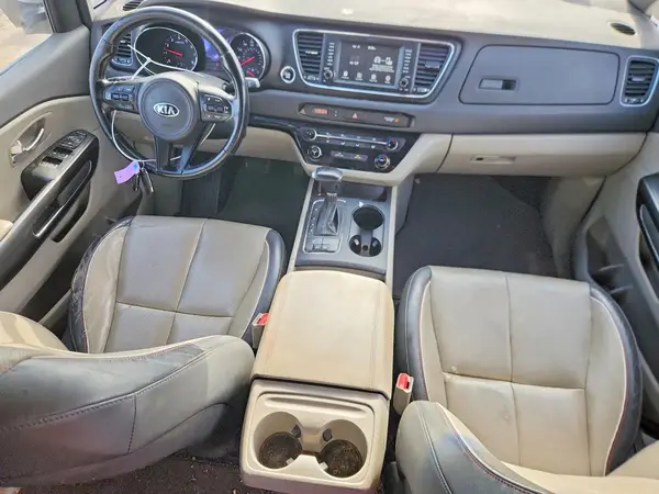 KNDMB5C10H6246083 2017 KIA SEDONA - Image 8