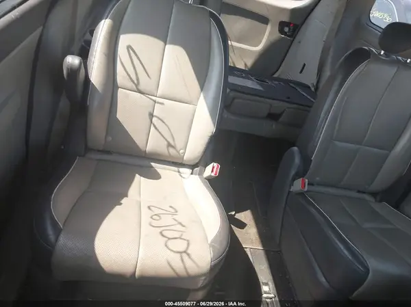 KNDMB5C10H6248173 2017 KIA SEDONA - Image 8
