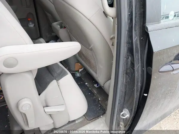 KNDMB5C10H6249940 2017 KIA SEDONA - Image 8