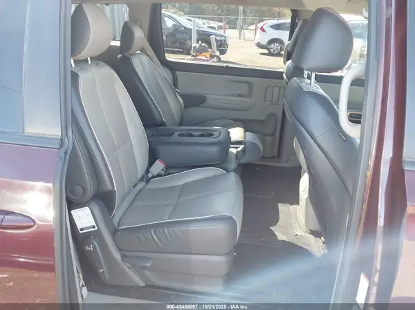 KNDMB5C10H6251302 2017 KIA SEDONA - Image 8