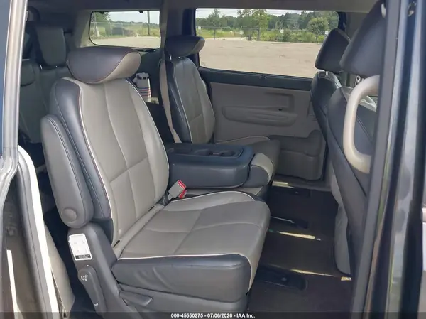 KNDMB5C10H6252823 2017 KIA SEDONA - Image 8