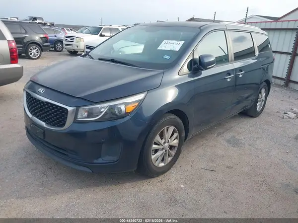 KNDMB5C10H6253969 2017 KIA SEDONA - Image 2