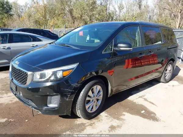 KNDMB5C10H6254801 2017 KIA SEDONA - Image 2