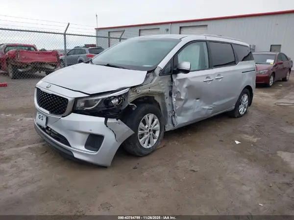 KNDMB5C10H6255379 2017 KIA SEDONA - Image 2