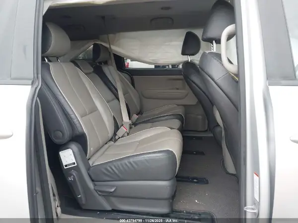 KNDMB5C10H6255379 2017 KIA SEDONA - Image 8