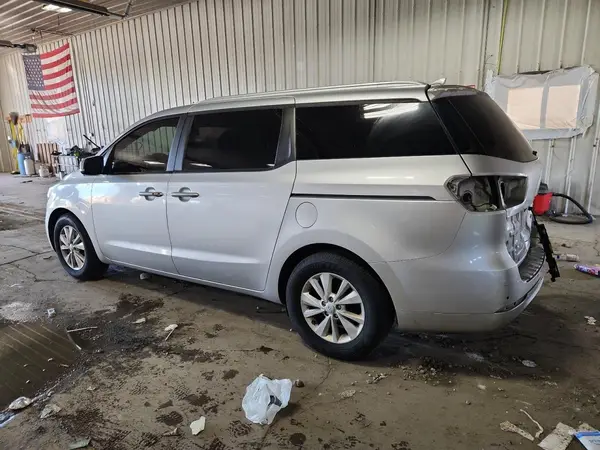 KNDMB5C10H6265216 2017 KIA SEDONA - Image 2