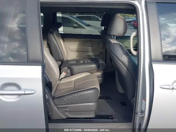 KNDMB5C10H6265281 2017 KIA SEDONA - Image 8