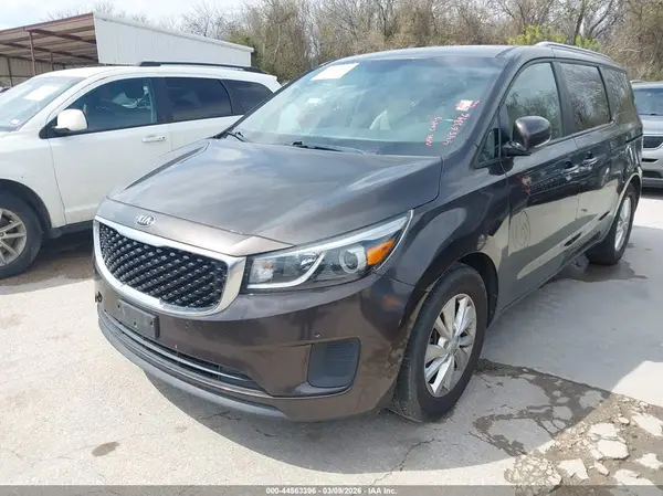 KNDMB5C10H6266351 2017 KIA SEDONA - Image 2