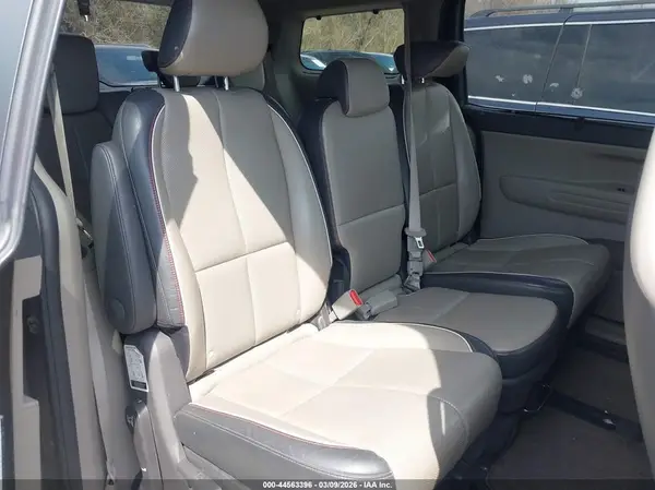 KNDMB5C10H6266351 2017 KIA SEDONA - Image 8