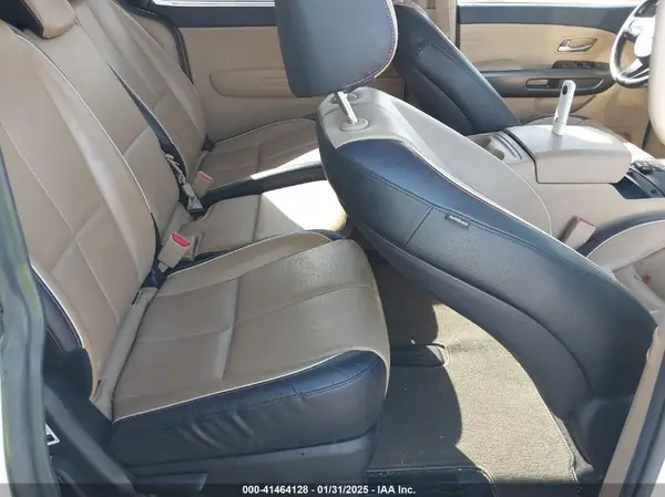 KNDMB5C10H6281481 2017 KIA SEDONA - Image 8