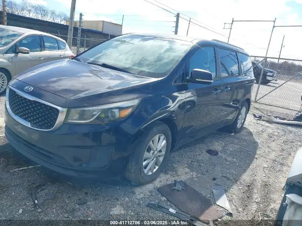 KNDMB5C10H6283179 2017 KIA SEDONA - Image 2