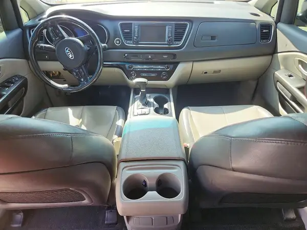 KNDMB5C10H6283814 2017 KIA SEDONA - Image 8