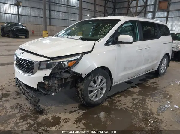 KNDMB5C10H6286695 2017 KIA SEDONA - Image 2