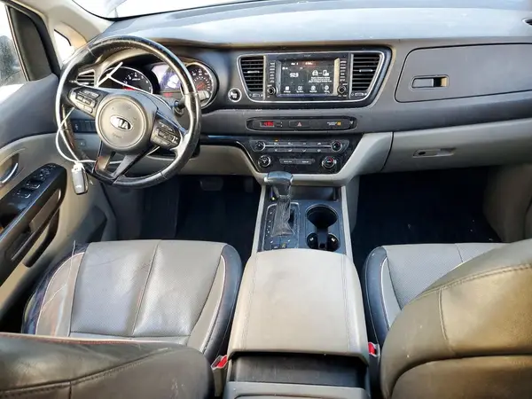 KNDMB5C10H6293565 2017 KIA SEDONA - Image 8