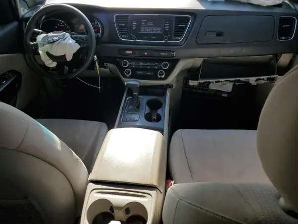 KNDMB5C10H6306167 2017 KIA SEDONA - Image 8