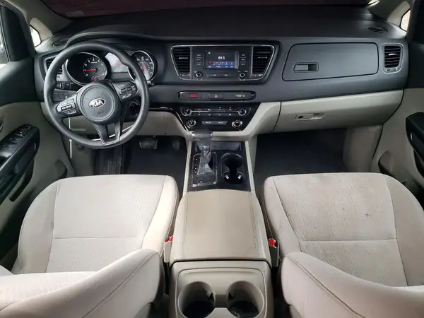 KNDMB5C10H6306864 2017 KIA SEDONA - Image 8