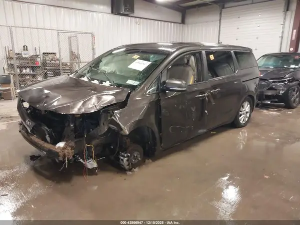 KNDMB5C10H6307464 2017 KIA SEDONA - Image 2
