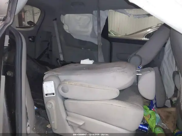 KNDMB5C10H6307464 2017 KIA SEDONA - Image 8