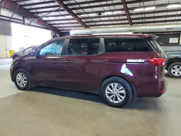KNDMB5C10H6308503 2017 KIA SEDONA - Image 2
