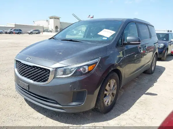 KNDMB5C10H6312356 2017 KIA SEDONA - Image 2