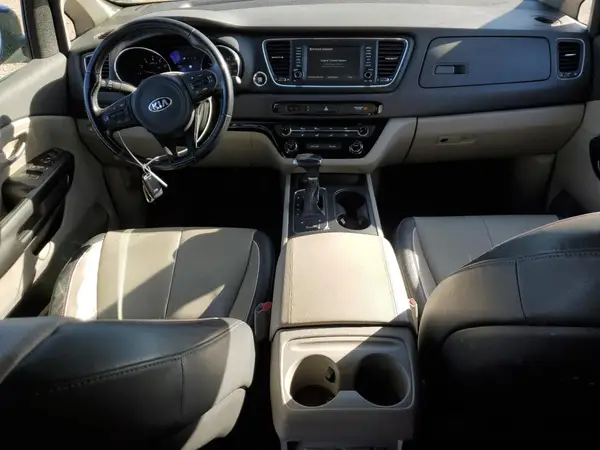 KNDMB5C10H6313698 2017 KIA SEDONA - Image 8