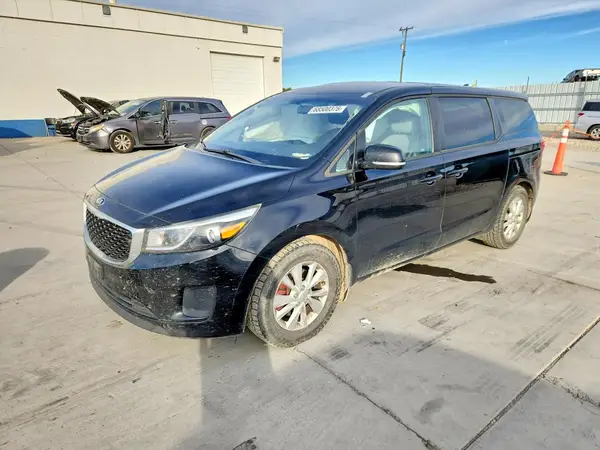 KNDMB5C10H6323020 2017 KIA SEDONA - Image 1