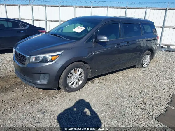 KNDMB5C10H6324474 2017 KIA SEDONA - Image 2