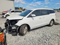 KNDMB5C10H6328203 2017 KIA SEDONA