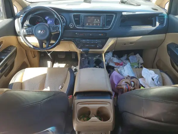 KNDMB5C10H6331070 2017 KIA SEDONA - Image 8