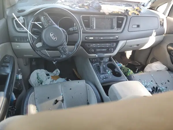 KNDMB5C10H6333062 2017 KIA SEDONA - Image 8
