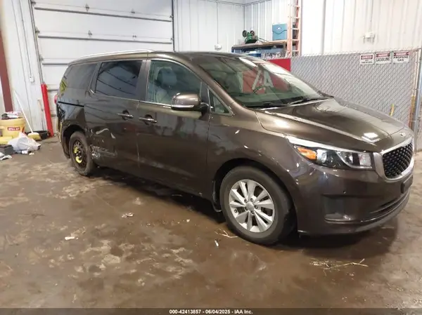 KNDMB5C10H6334552 2017 KIA SEDONA - Image 1