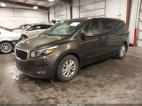 KNDMB5C10H6334552 2017 KIA SEDONA - Image 2