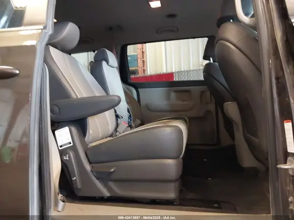 KNDMB5C10H6334552 2017 KIA SEDONA - Image 8