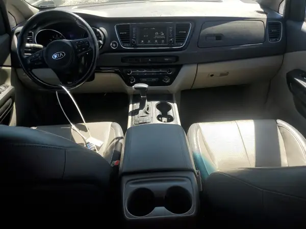 KNDMB5C10H6339802 2017 KIA SEDONA - Image 8