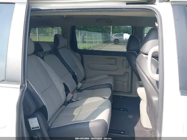 KNDMB5C10J6346402 2018 KIA SEDONA - Image 8