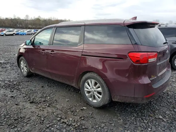 KNDMB5C10J6357870 2018 KIA SEDONA - Image 2